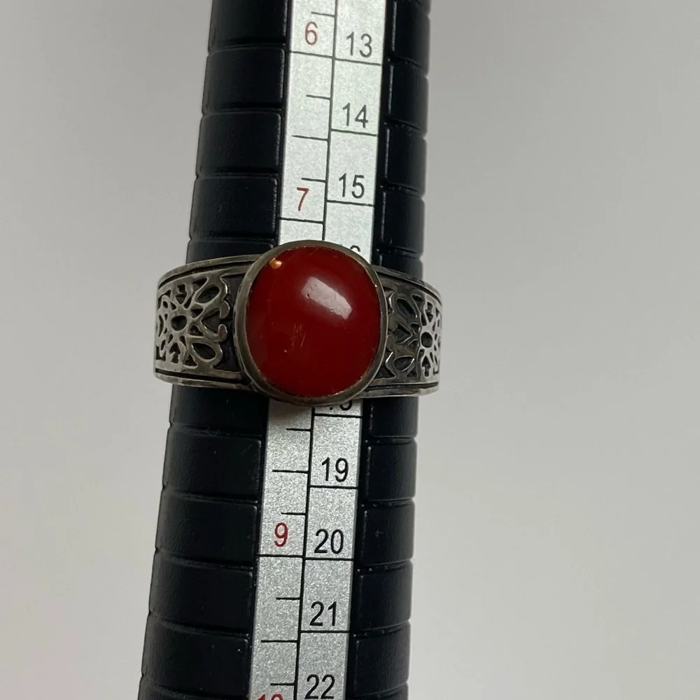 Silpada Sterling Silver Ring with red stone in center Size 8 - Picture 1 of 8